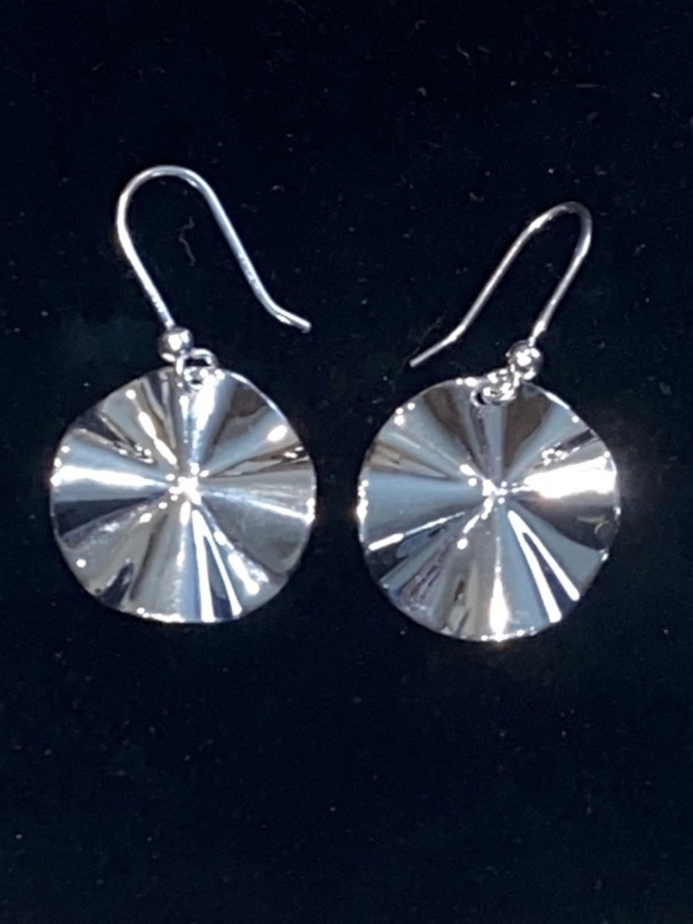UltraFine Silver Wavy Disc Dangle Earrings - Picture 4 of 5